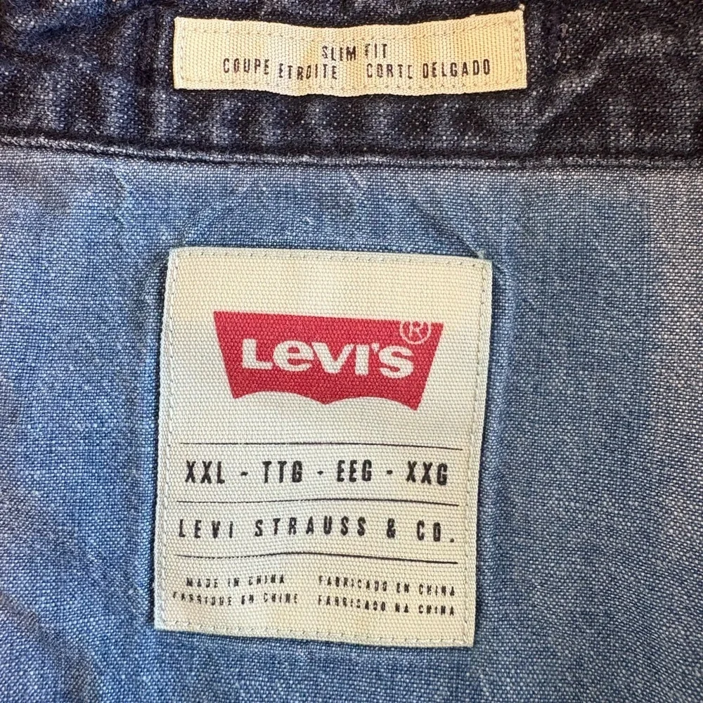 EUC Levi's Slim Fit Denim Shirt Size XXL